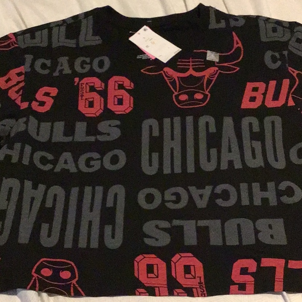 Women Chicago Bulls NBA Cropped T-Shirt